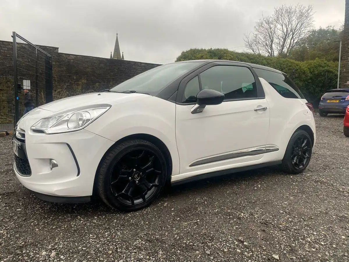 2014-citroen-ds3-16e-hdi-dstyle-plus-90bhp-airdream-big-4