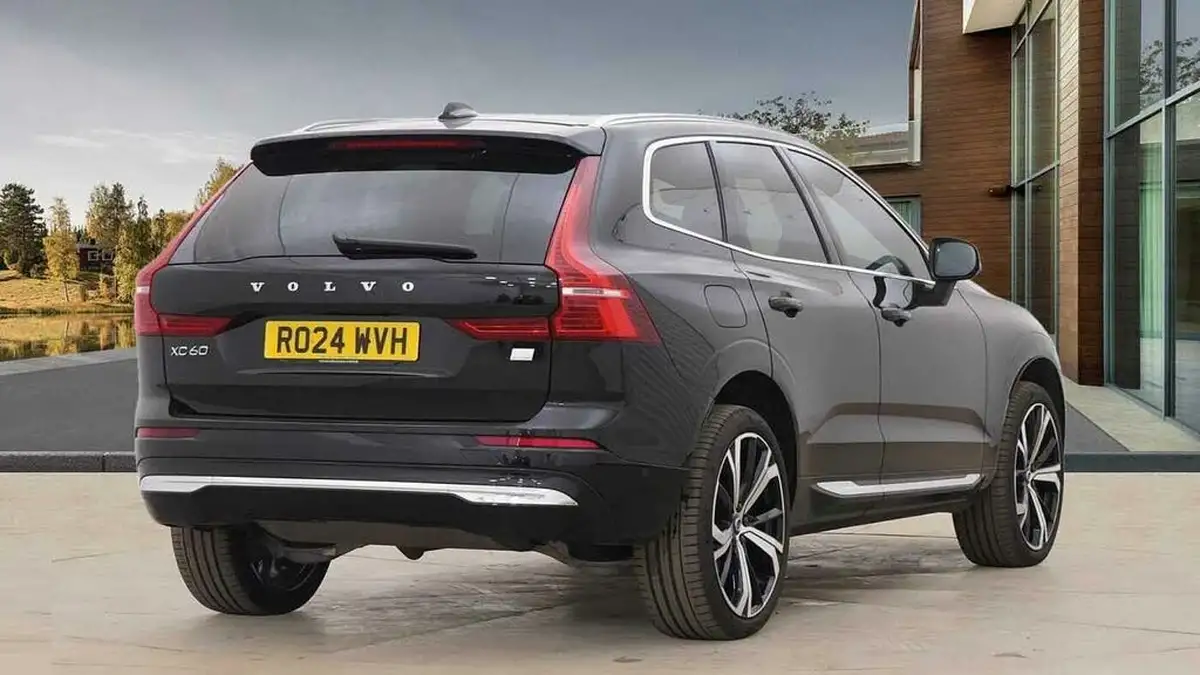 2024-volvo-xc60-20-t8-ultimate-dark-big-2
