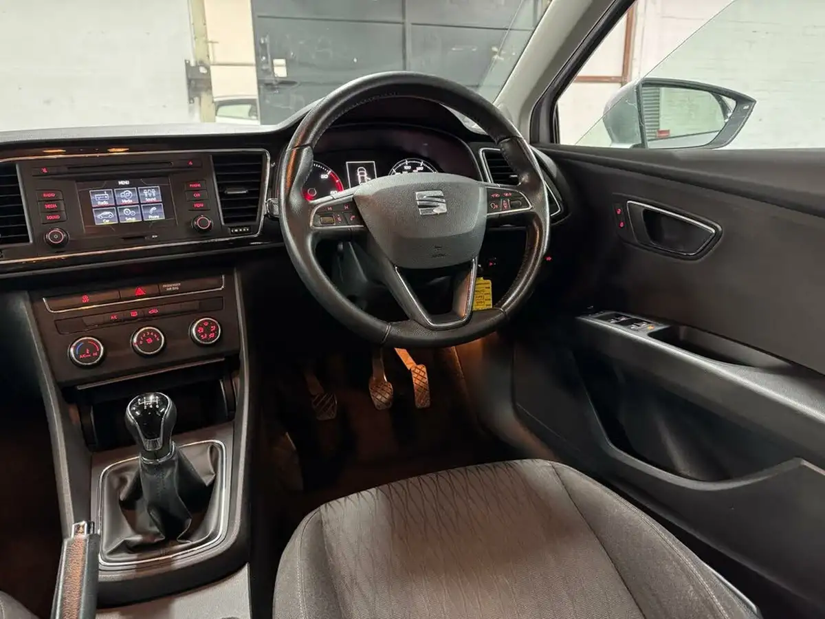 2013-seat-leon-20td-se-big-23