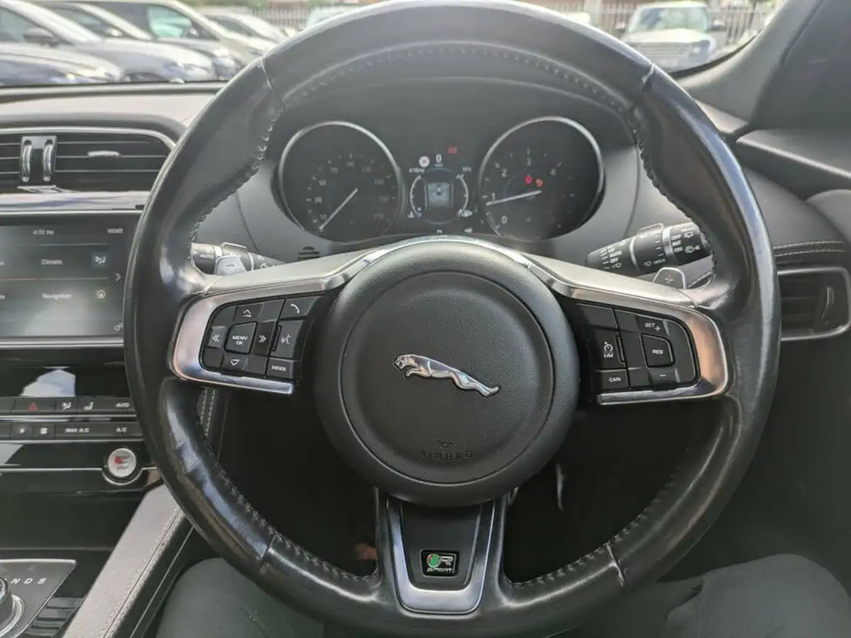 2018-jaguar-f-pace-20-i4d-r-sport-180ps-auto-big-16