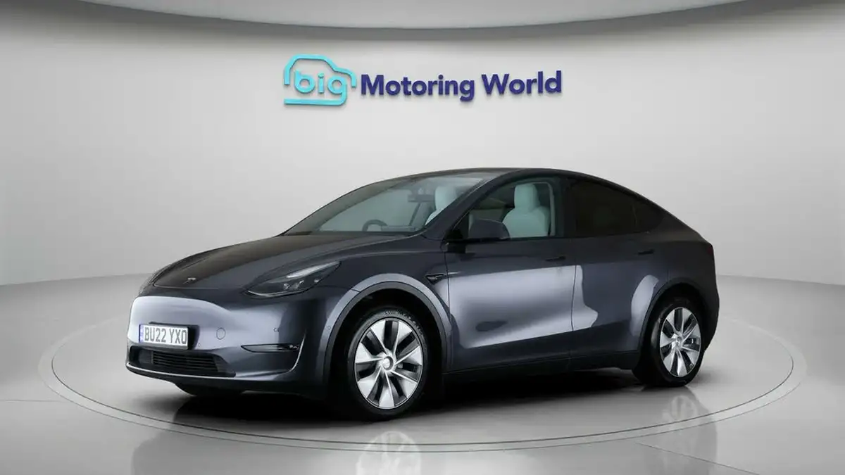 2022-tesla-model-y-e-long-range-big-3