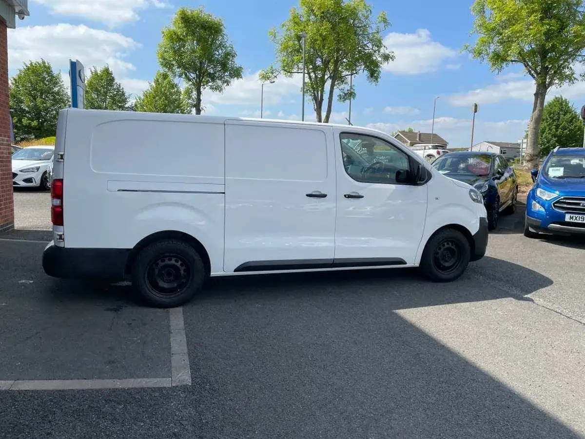 2019-vauxhall-vivaro-15td-2900-l2h1-dynamic-big-14