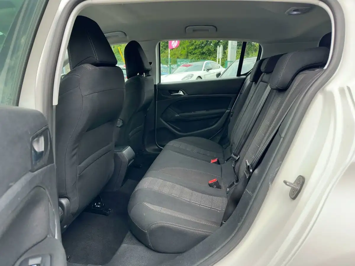 2017-peugeot-308-16-bluehdi-allure-big-37