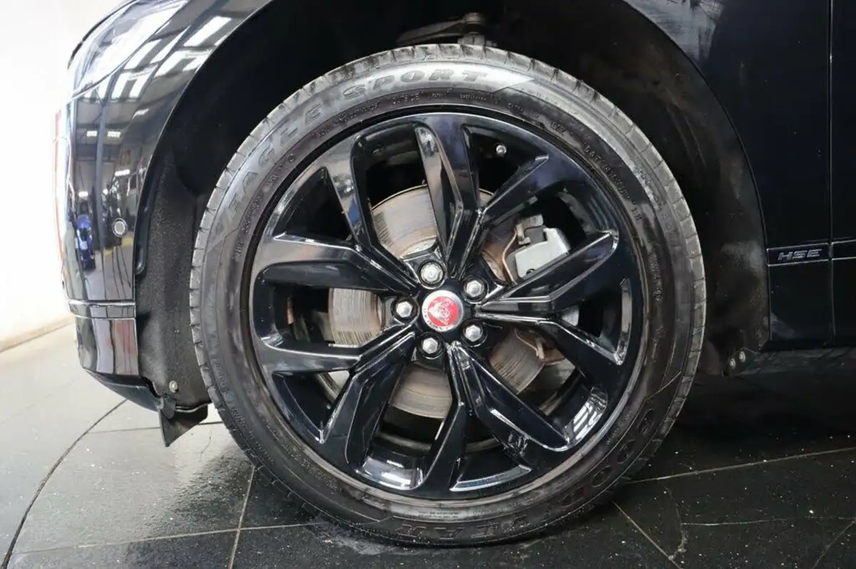2020-jaguar-i-pace-ev400-hse-big-39