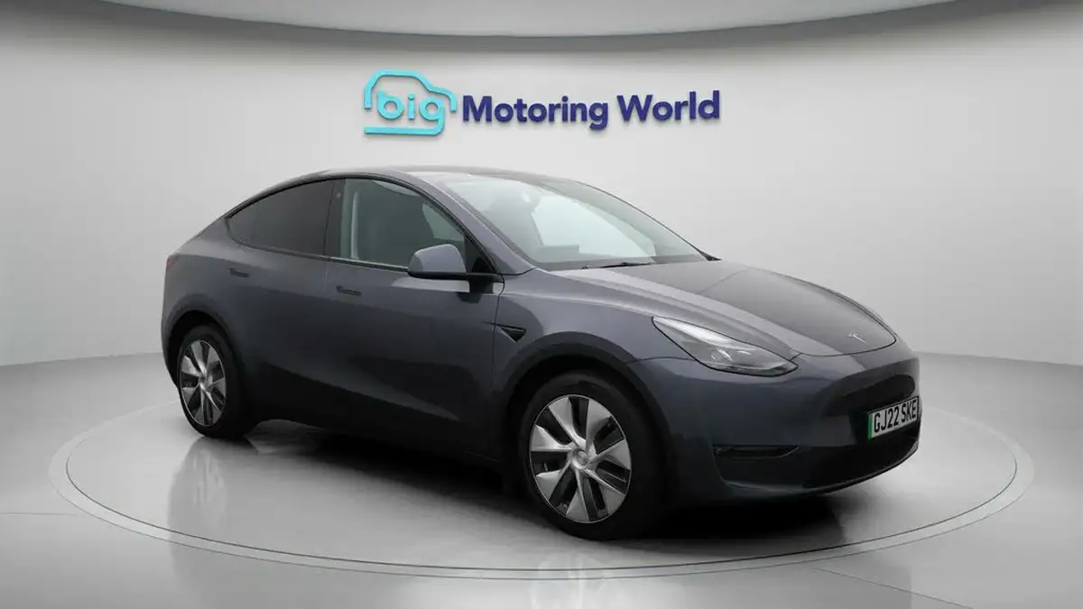 2022-tesla-model-y-e-long-range-big-1