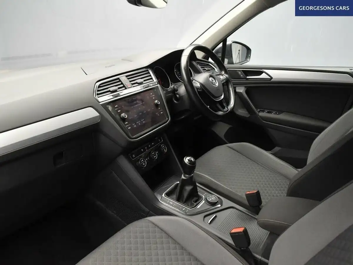 2018-volkswagen-tiguan-20tdi-se-navigation-150ps-4motion-ss-big-9