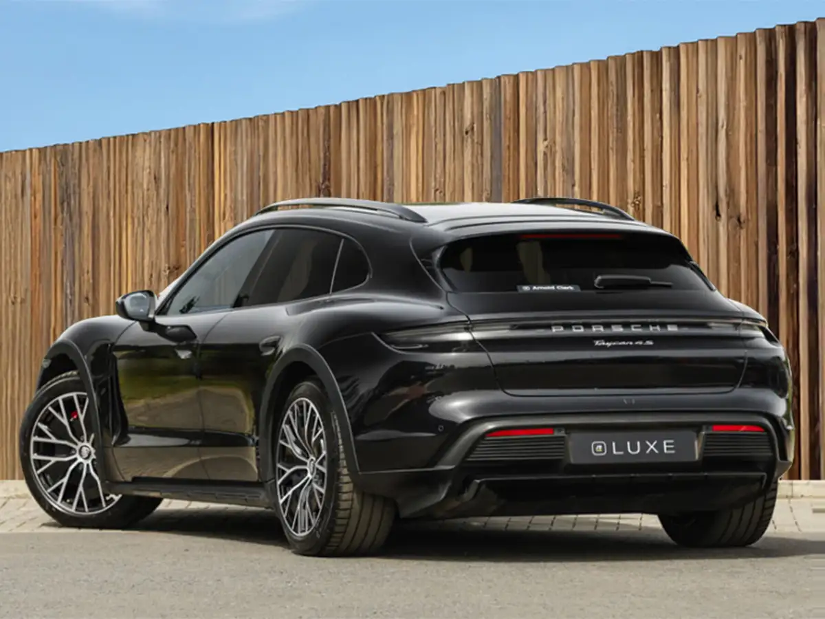 2022-porsche-taycan-e-4s-cross-turismo-big-1
