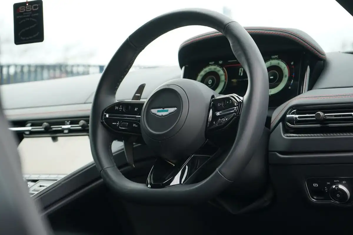 2024-aston-martin-db12-40-v8-auto-euro-6-ss-2dr-big-17