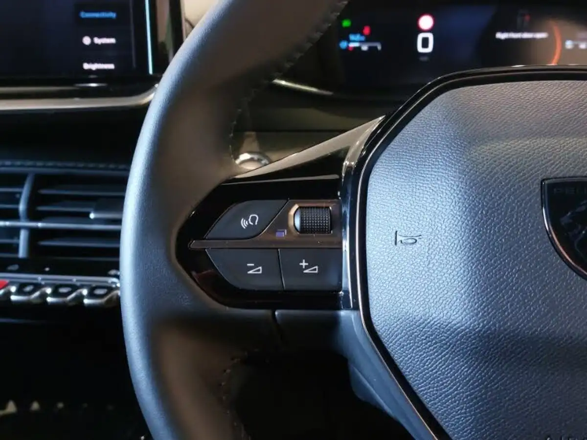 2023-peugeot-2008-suv-12-puretech-allure-big-16