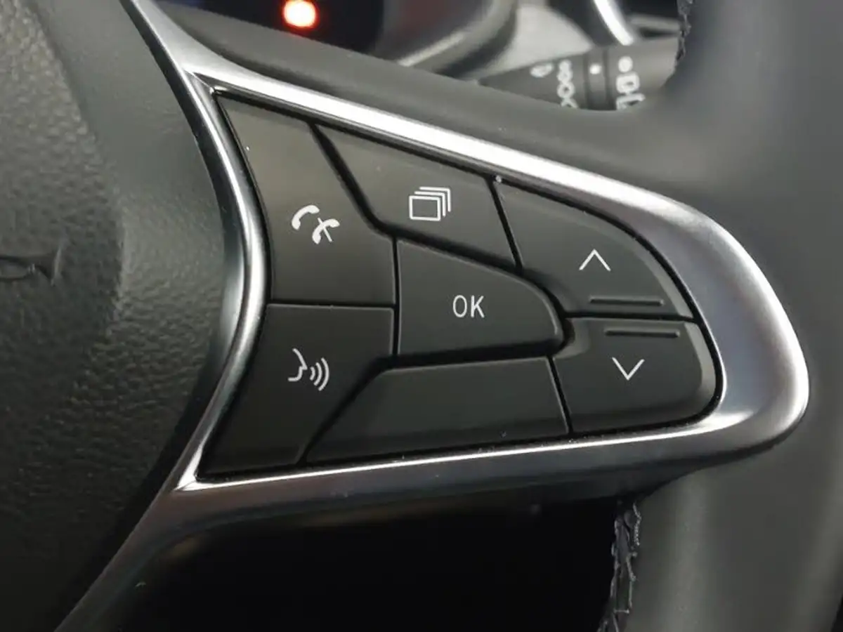 2024-renault-clio-16-techno-big-12