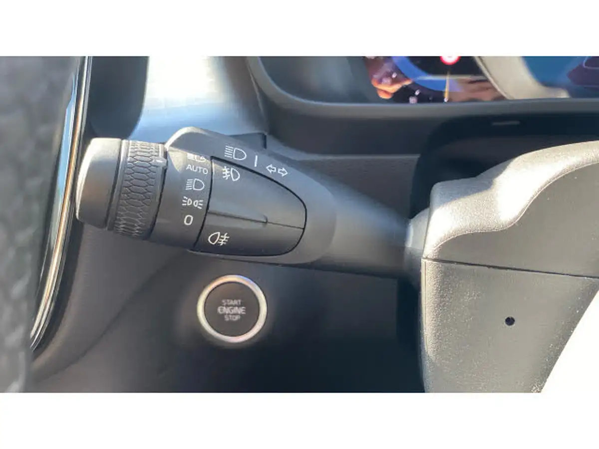 2024-volvo-xc40-20-b3-plus-big-22