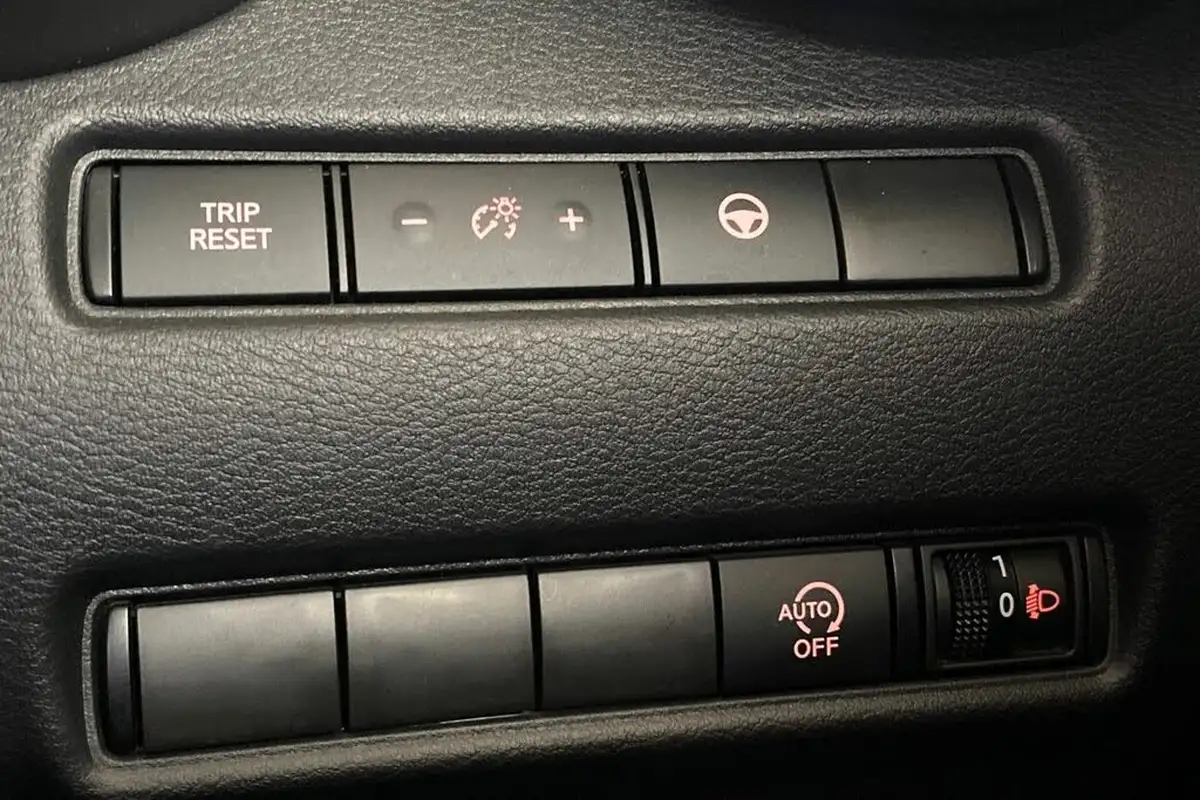 2021-nissan-juke-10-dig-t-tekna-dct-big-36