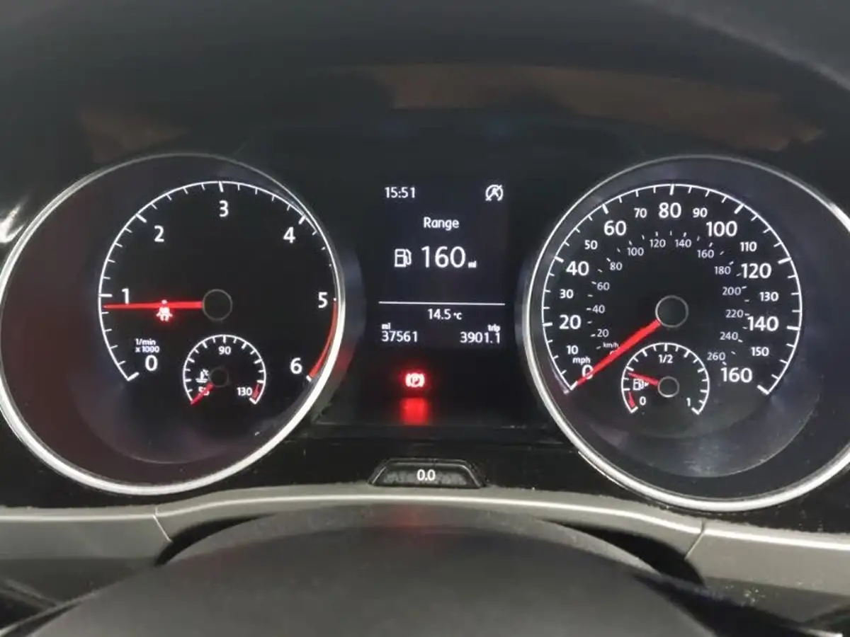 2017-volkswagen-touran-20tdi-se-big-10