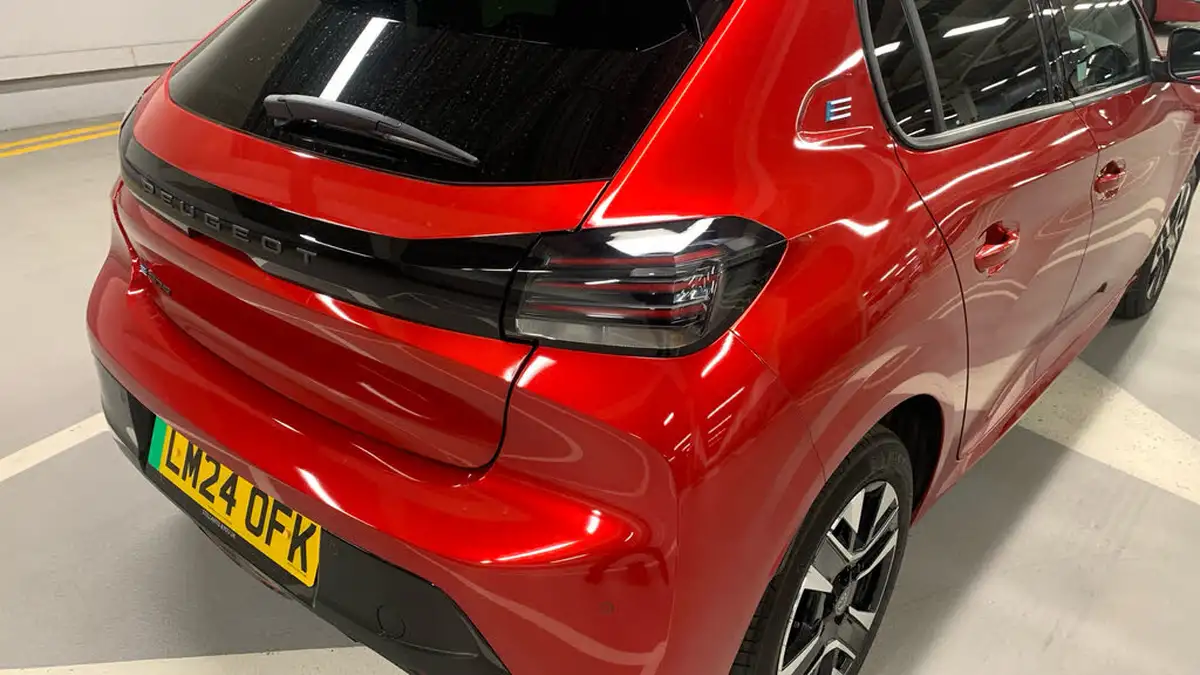 2024-peugeot-208-e-e-style-big-44
