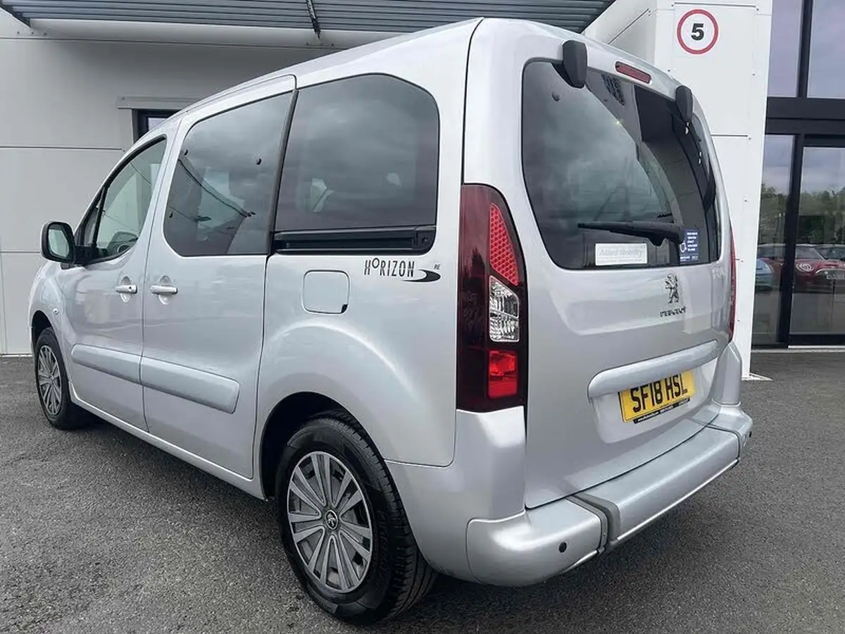 2018-peugeot-partner-big-22