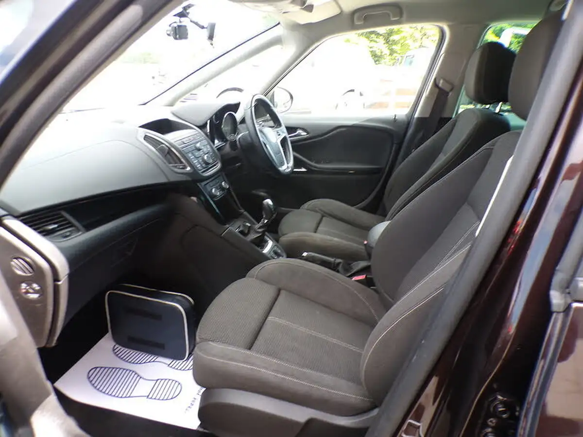 2015-vauxhall-zafira-tourer-14i-16v-turbo-sri-leather-pk-big-14