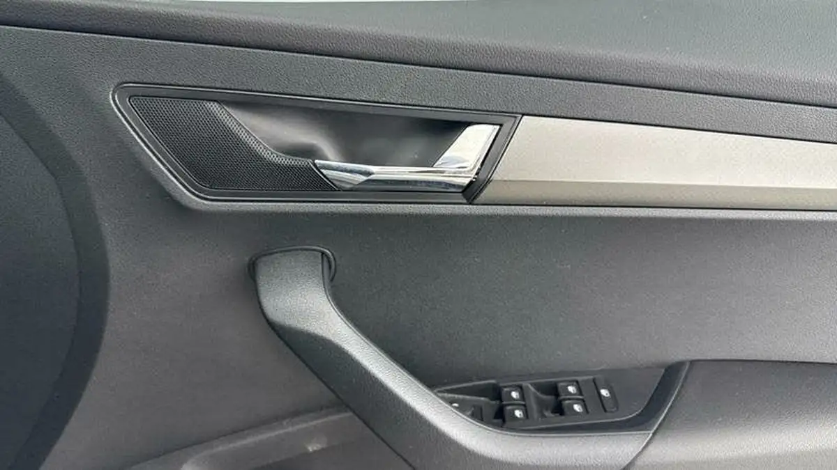 2021-skoda-karoq-15-tsi-se-drive-big-18