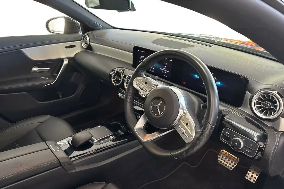 2022-mercedes-benz-cla-13-cla-180-amg-line-premium-plus-night-edition-coupe-4d-big-6