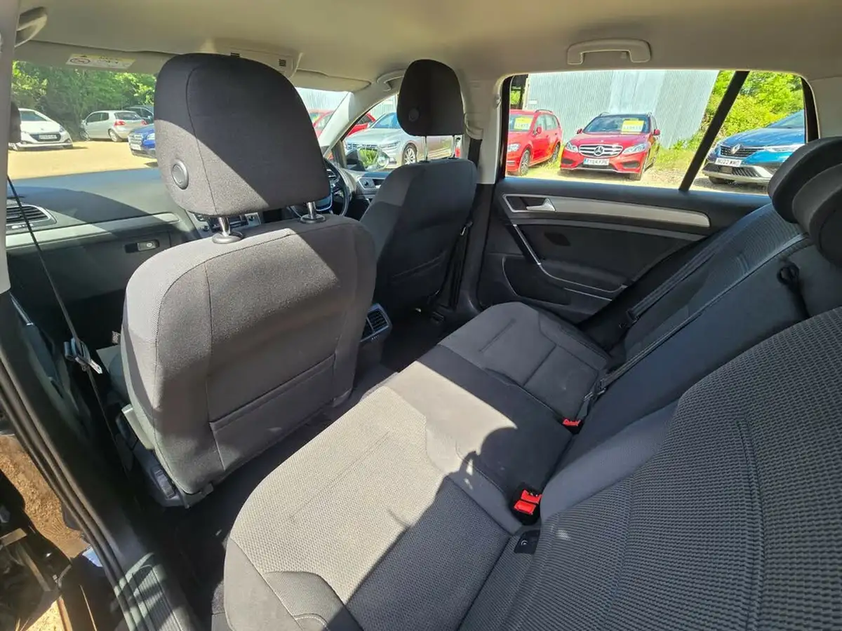 2016-volkswagen-golf-16tdi-match-105ps-bmt-ss-5d-big-18
