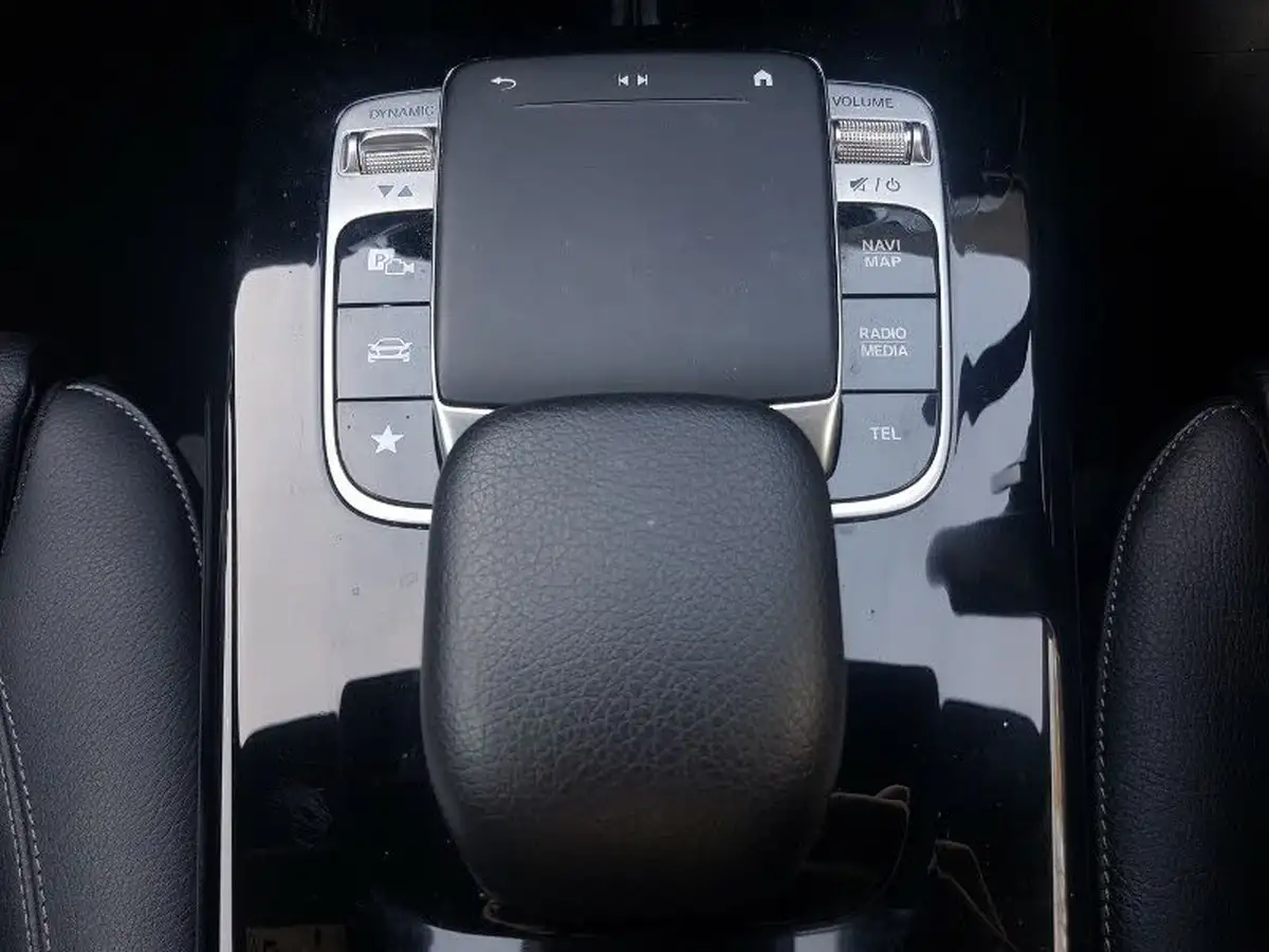 2019-mercedes-benz-cla-13-cla-180-amg-line-coupe-4d-big-17