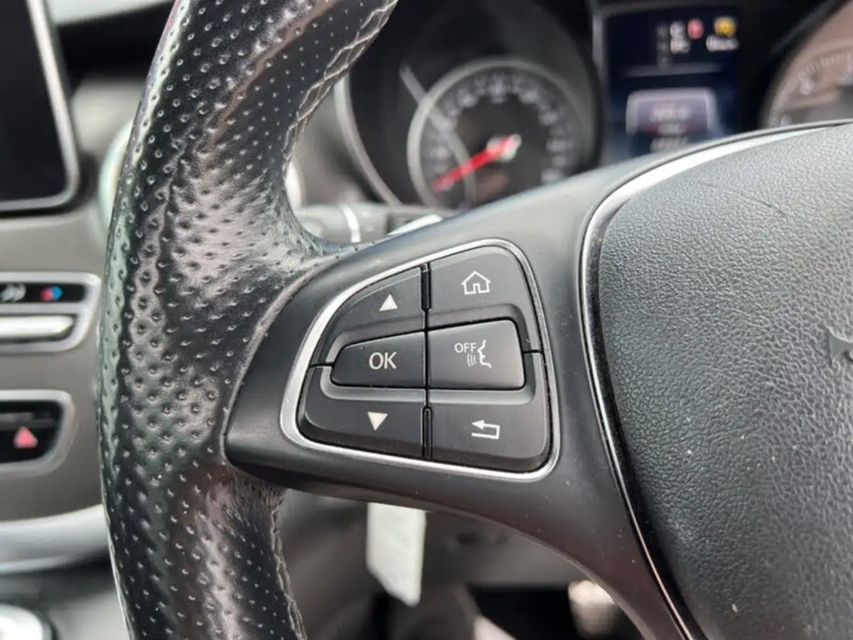 2018-mercedes-benz-v-class-21d-v220d-sport-big-61