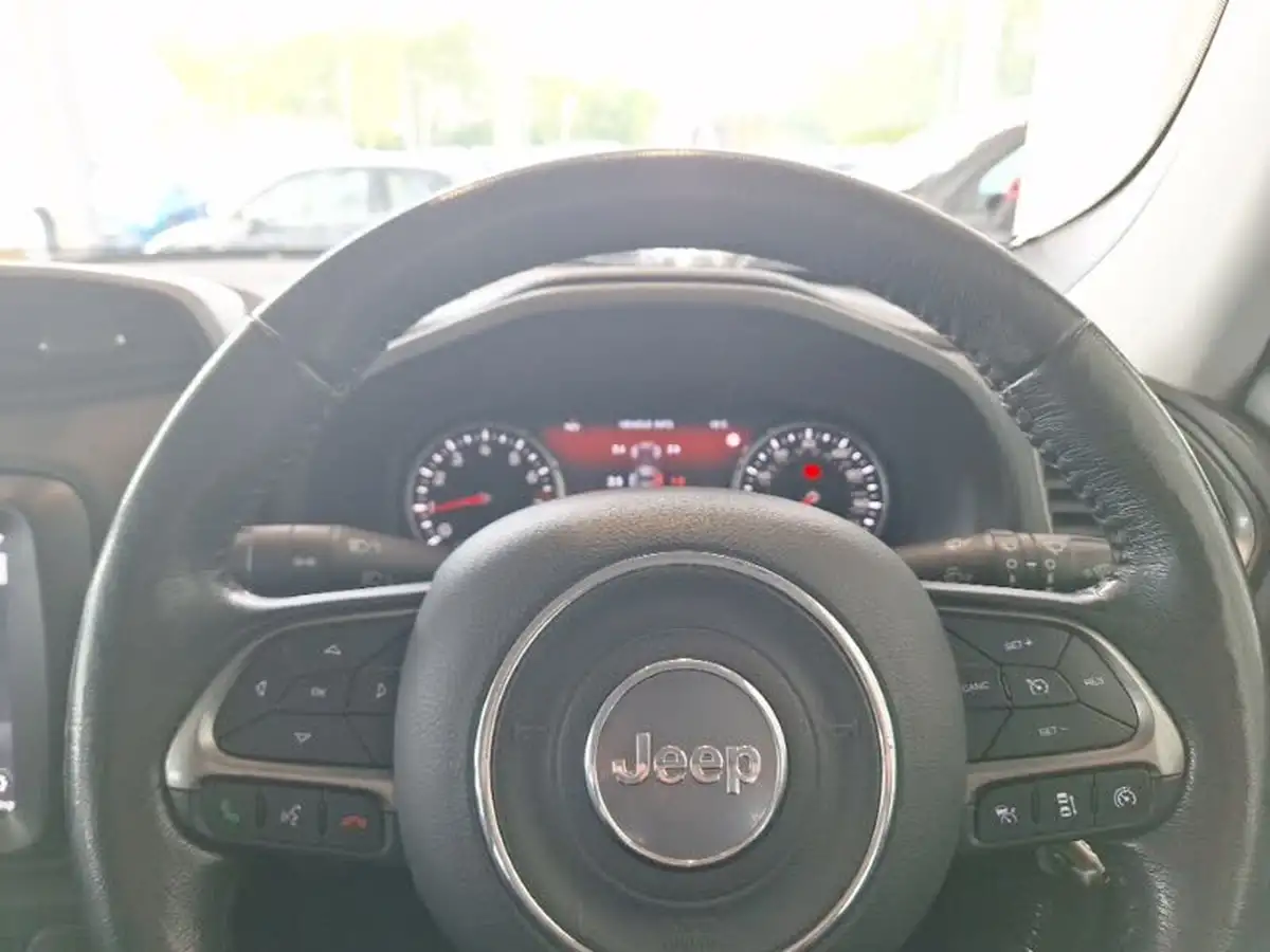 2019-jeep-renegade-10-gse-limited-big-9