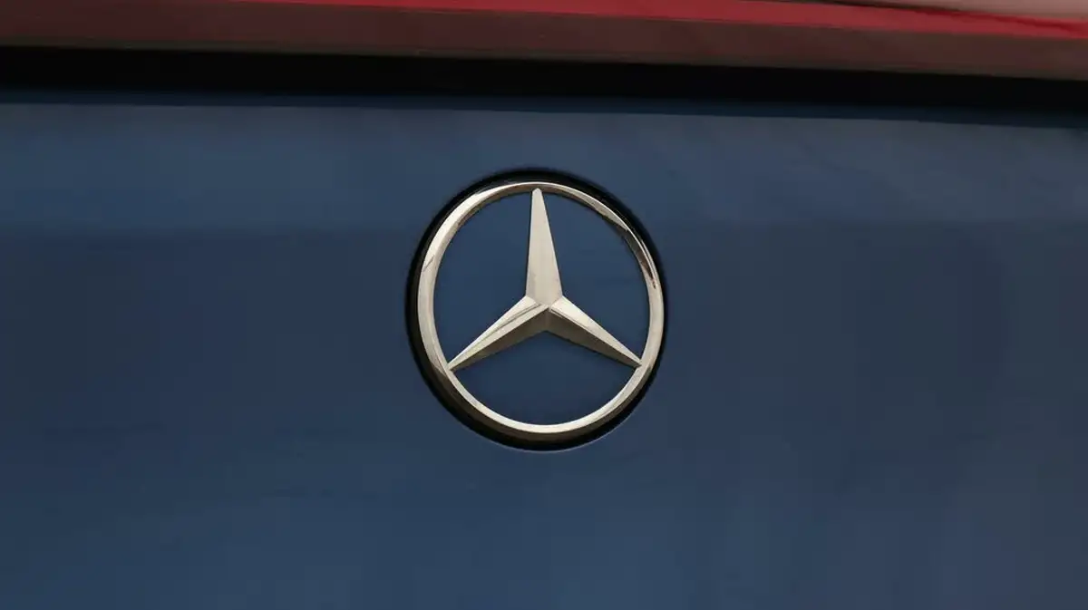 2022-mercedes-benz-eqc-e-eqc-400-amg-line-big-22