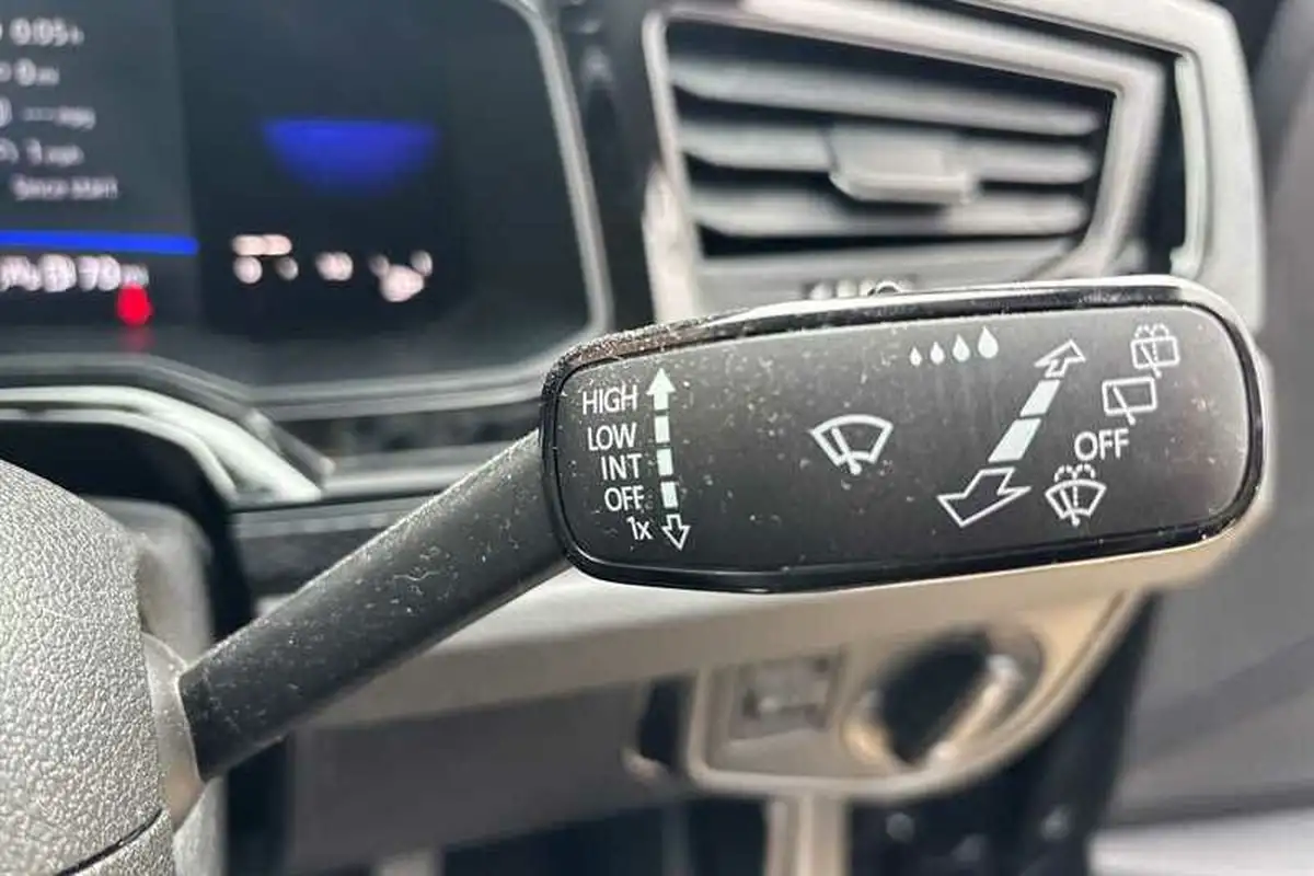 2022-volkswagen-polo-10-tsi-life-dsg-big-25