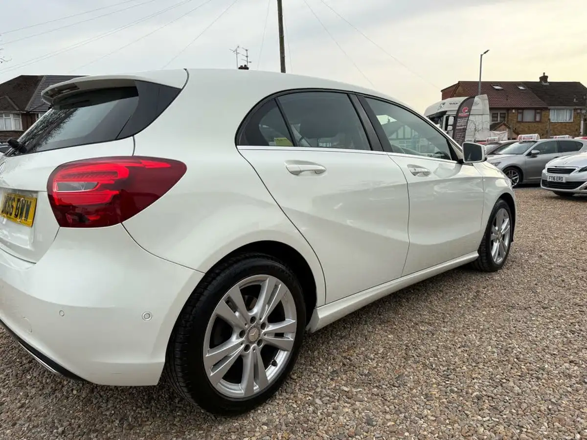 2016-mercedes-benz-a-class-15d-a180d-sport-executivess-7g-dct-big-15