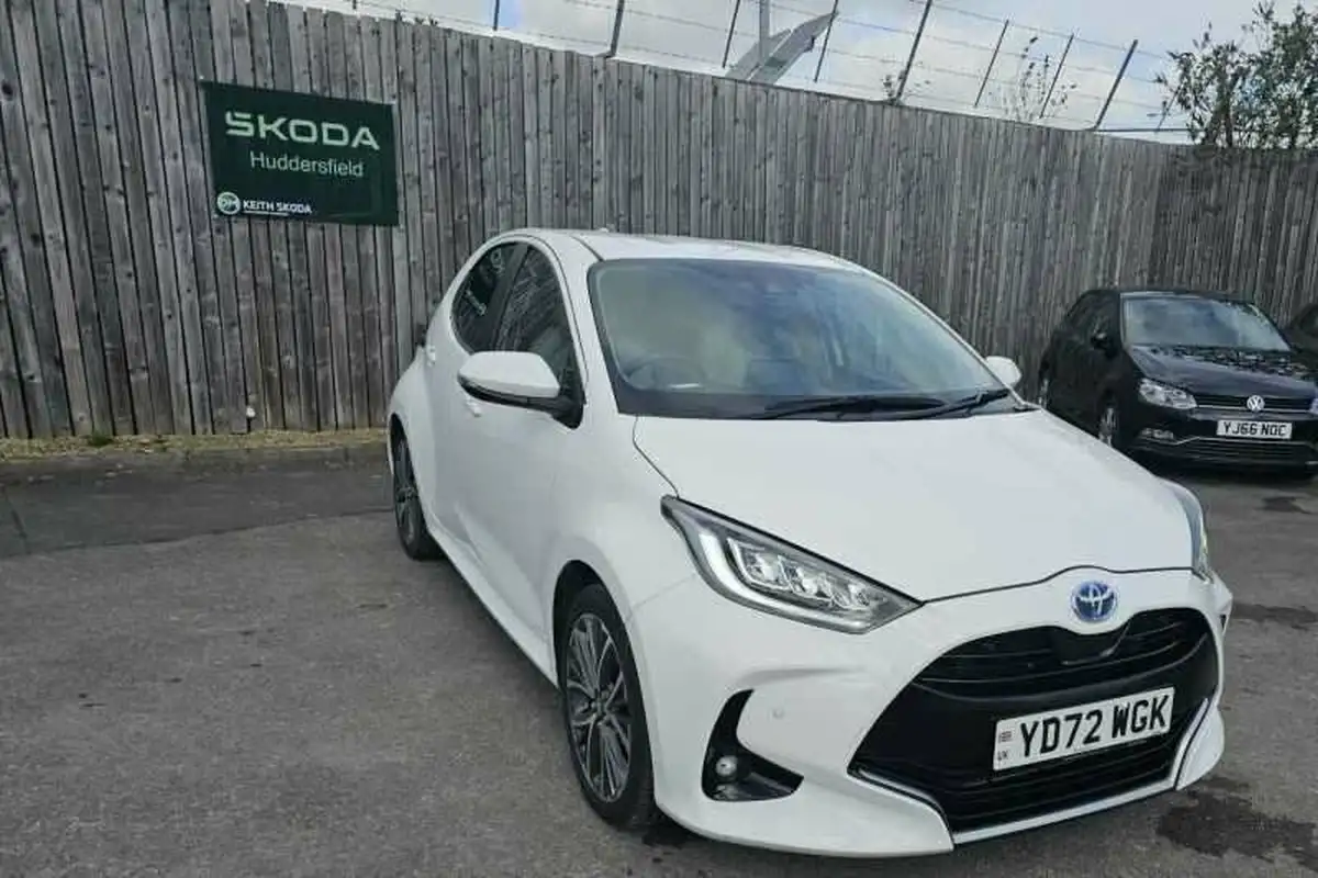 2022-toyota-yaris-cross-15-vvt-i-excel-city-packpan-roof-big-1