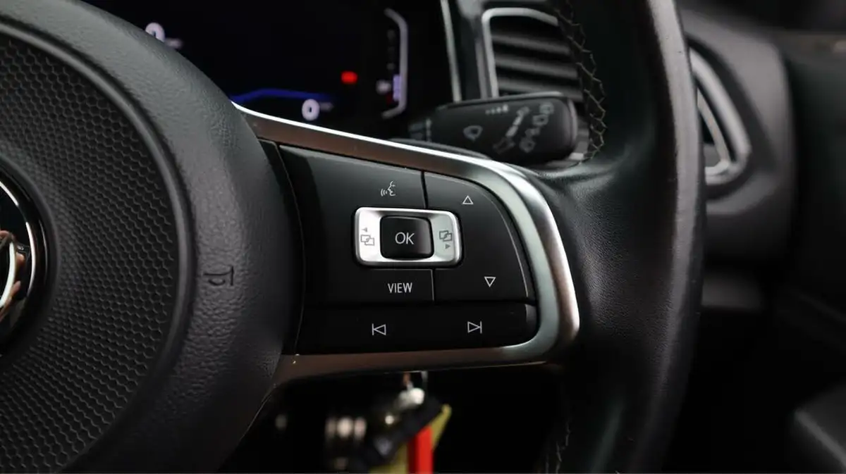 2019-volkswagen-t-roc-15-tsi-r-line-dsg-big-25