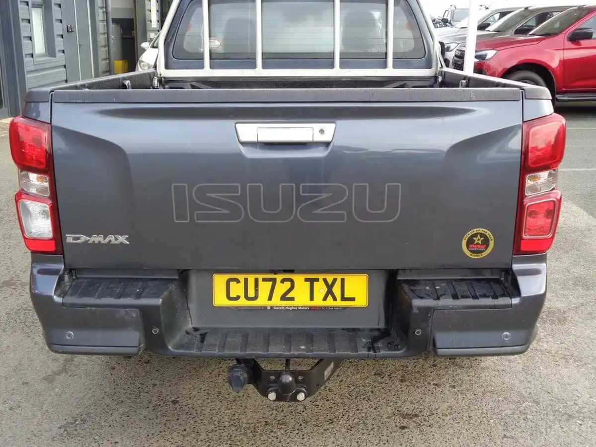 2022-isuzu-d-max-19td-dl20-extended-pick-up-big-5