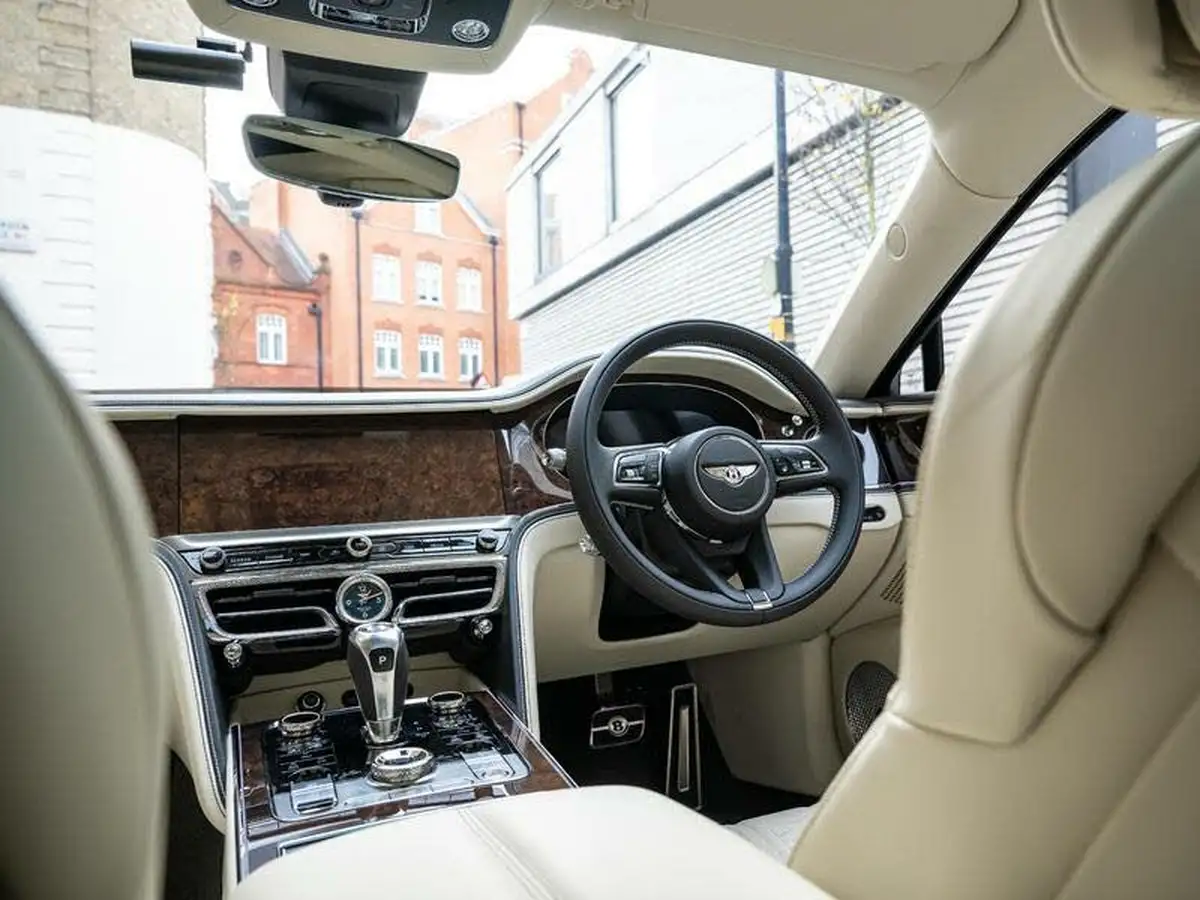2024-bentley-flying-spur-big-17
