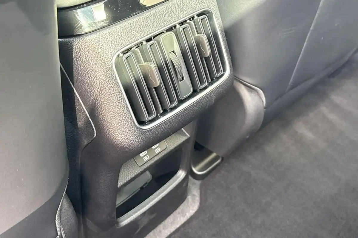 2025-byd-seal-15-boost-big-31