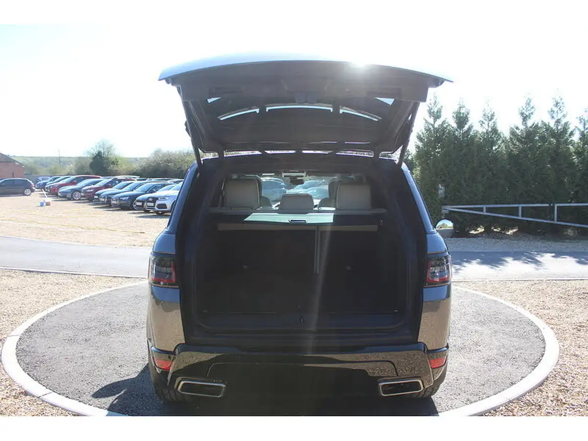 2018-land-rover-range-rover-sport-30-sd-v6-hse-sd-v6-big-32