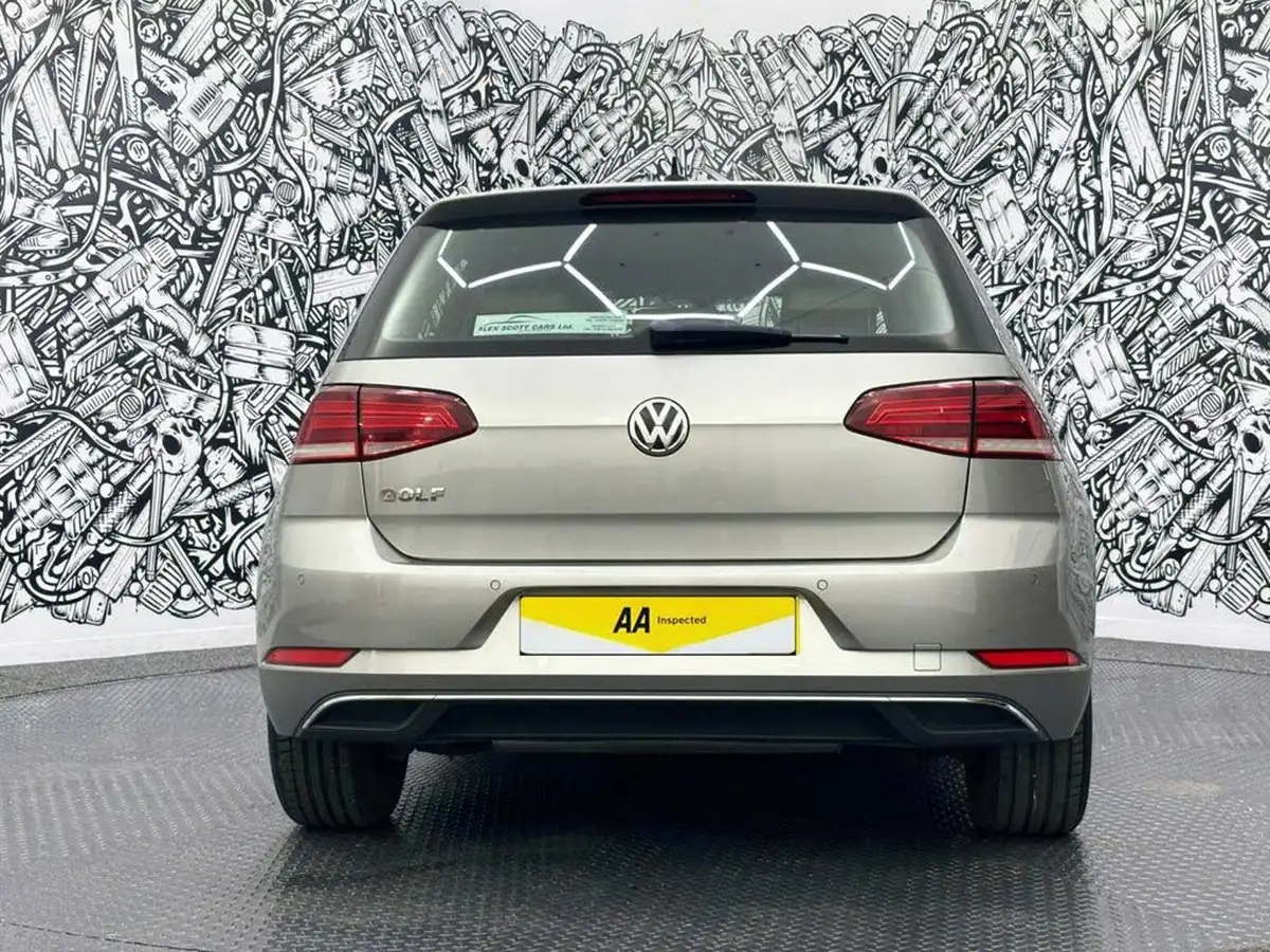 2018-volkswagen-golf-16tdi-se-hatchback-5d-dsg-big-9