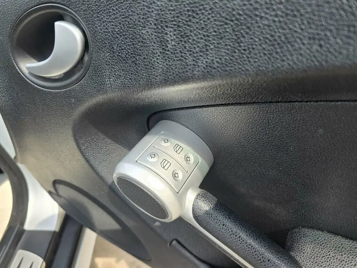 2007-mercedes-benz-slk-30-slk280-7g-tronic-big-16