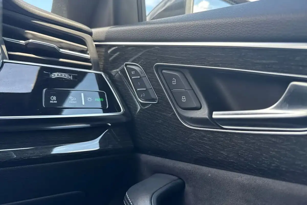 2022-audi-sq8-40-tfsi-black-edition-big-50