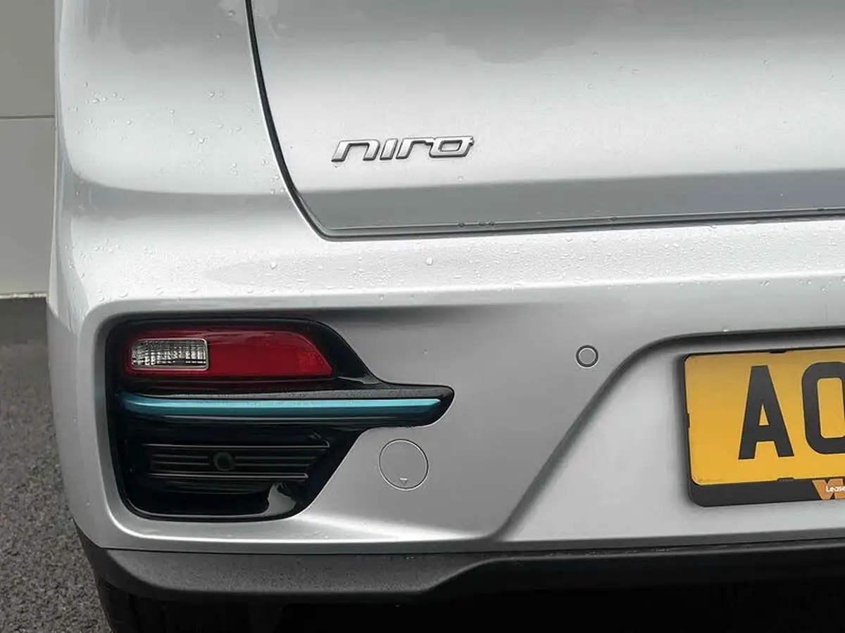 2020-kia-e-niro-ev-4-big-12