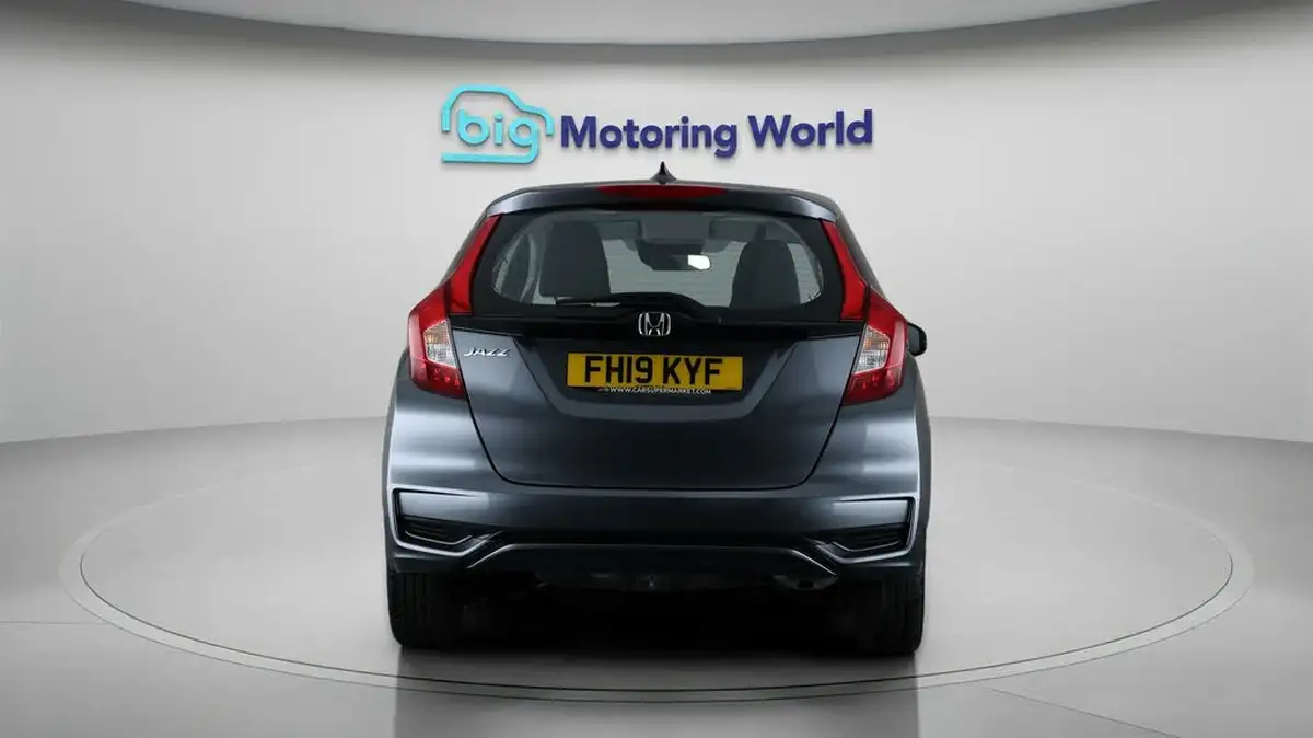 2019-honda-jazz-13-i-vtec-s-big-6