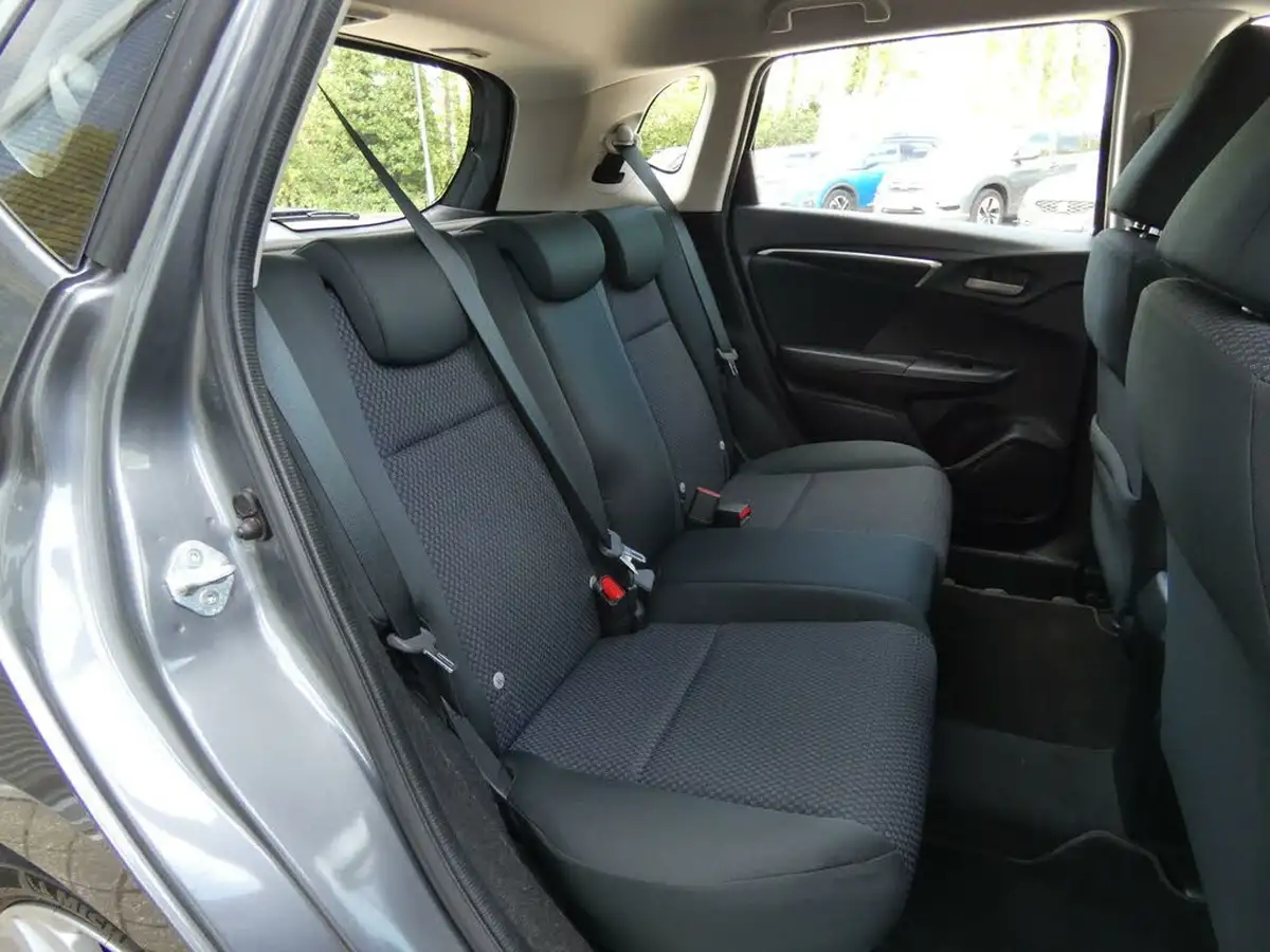 2018-honda-jazz-13-i-vtec-se-cvt-big-26