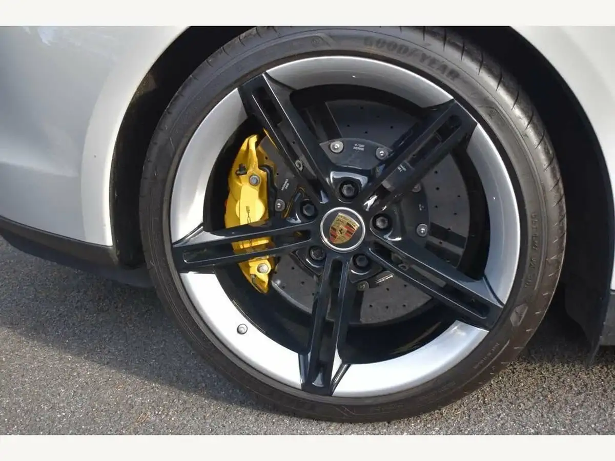 2020-porsche-taycan-e-turbo-s-big-53