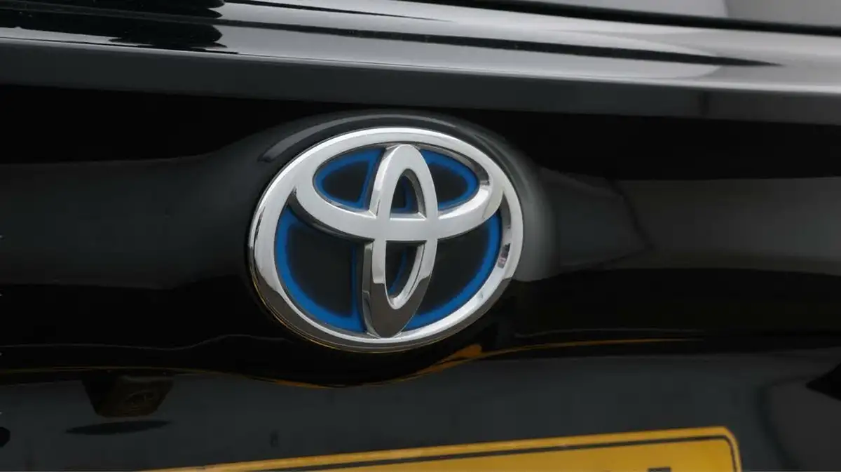 2022-toyota-yaris-15-vvt-i-excel-big-21