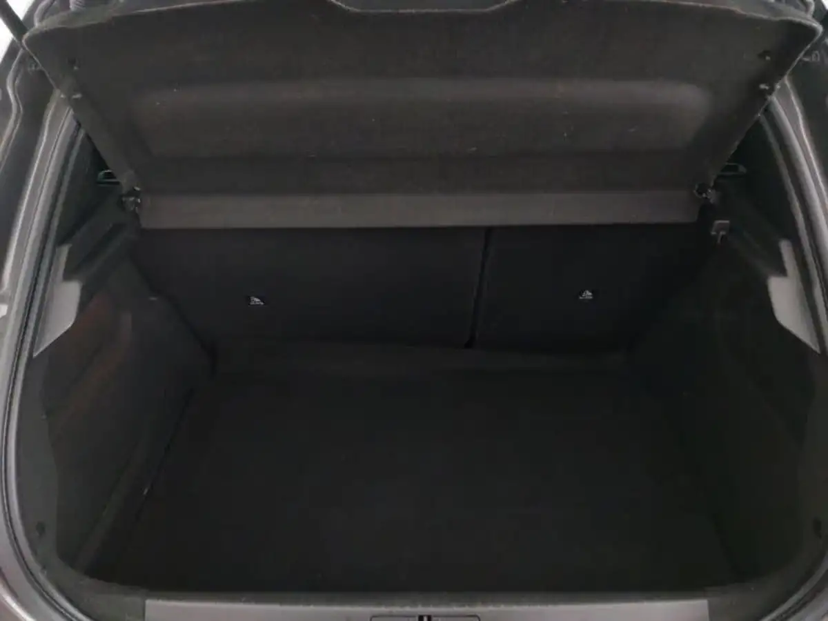 2023-peugeot-208-12-puretech-active-premium-100ps-eat8-big-7