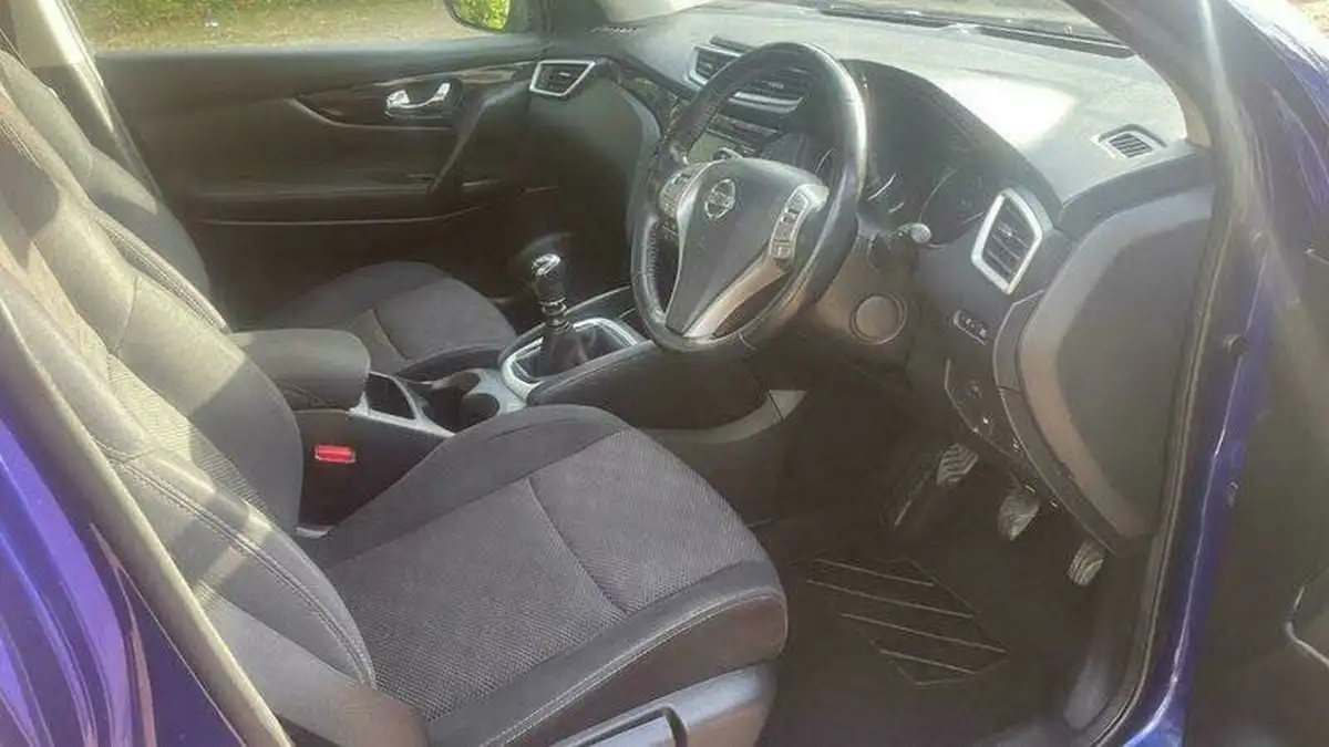 2014-nissan-qashqai-12-acenta-premium-big-8