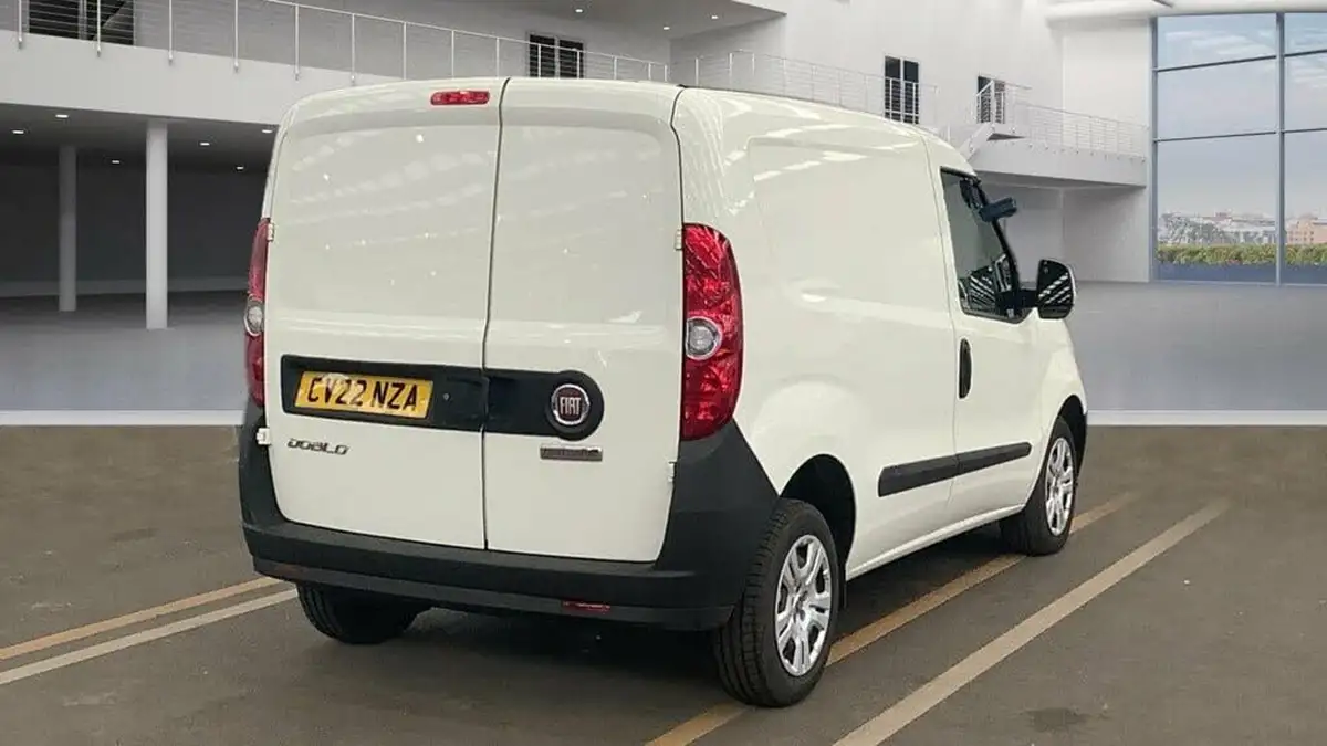 2022-fiat-doblo-cargo-16jtd-l1h1-tecnico-panel-van-big-3