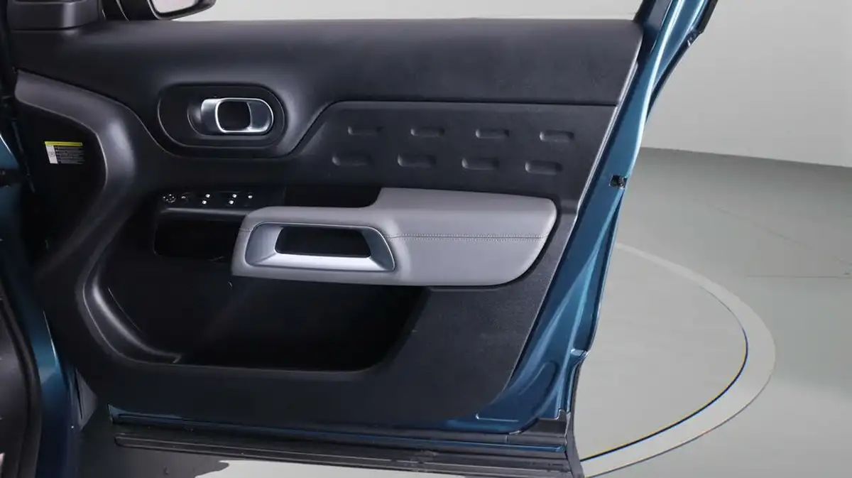 2021-citroen-c5-aircross-16-puretech-shine-plus-5d-big-14