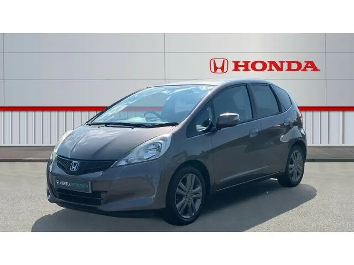 2015-honda-jazz-14-es-plus-cvt-big-9