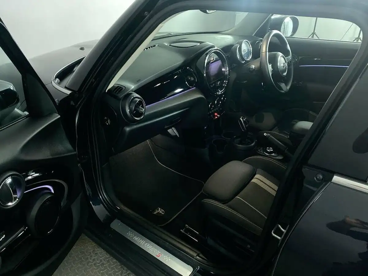 2022-mini-cooper-20-cooper-s-classic-premium-hatchback-5d-auto-big-16