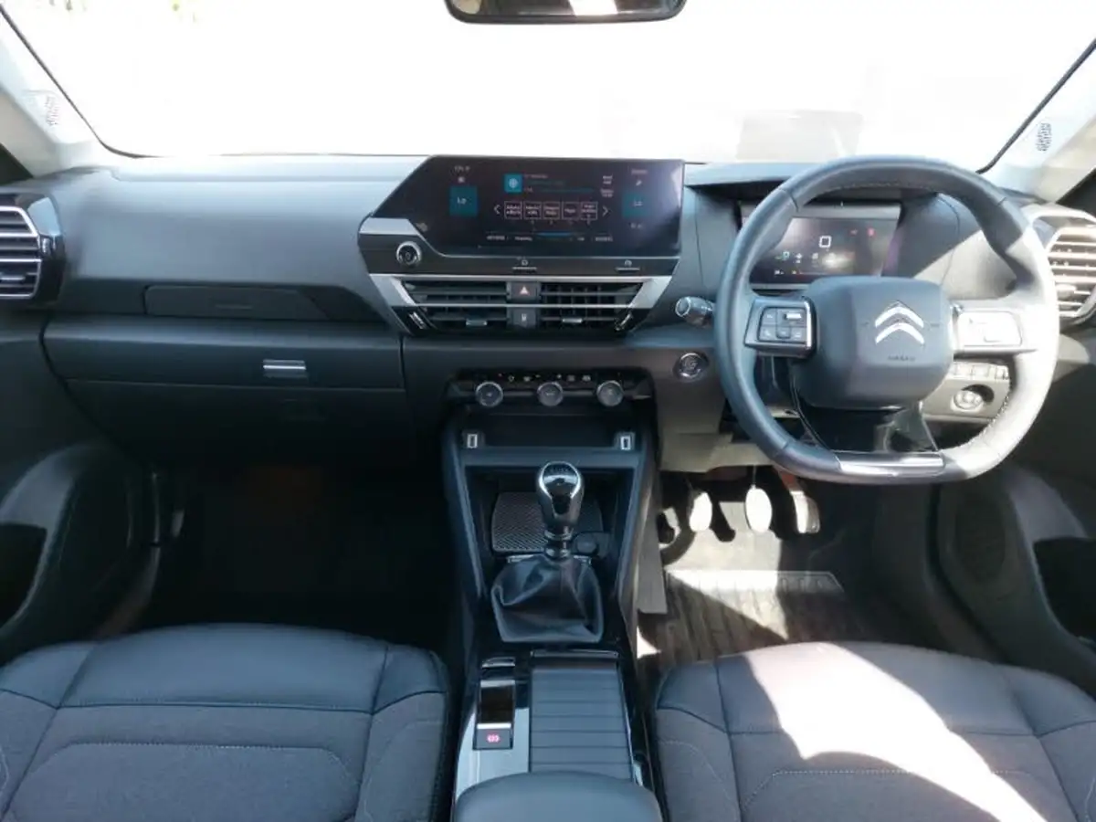 2022-citroen-c4-12-puretech-shine-130ps-big-2